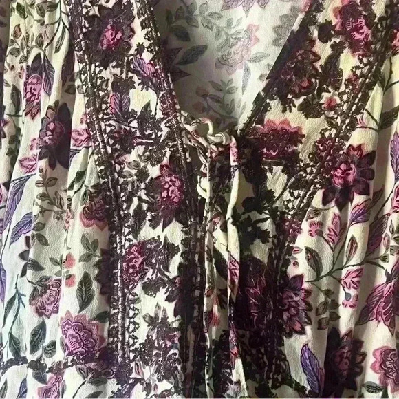 Torrid Babydoll Rayon Crepe Embroidered Lace-Up Top Size 3 - Picture 4 of 8